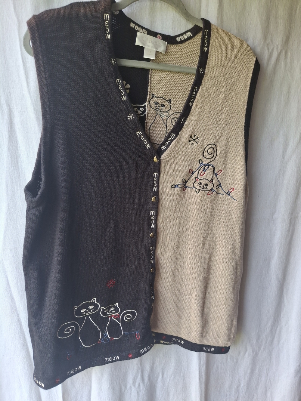 Cat Embroidered Colorblock Sweater Vest - Brown & Beige